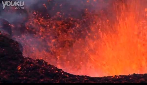 [高清]冰岛火山爆发近距离高清拍摄