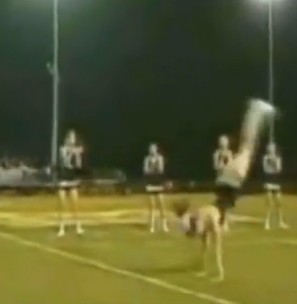 美国16岁女孩30秒做35个后空翻打破世界纪录