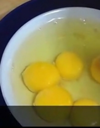 蛋黄和蛋清分离法演示